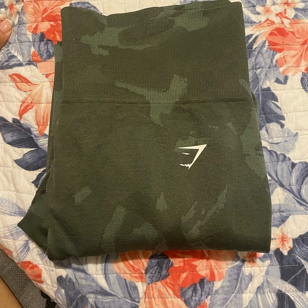 SOLD Gymshark cami scrunch leggings